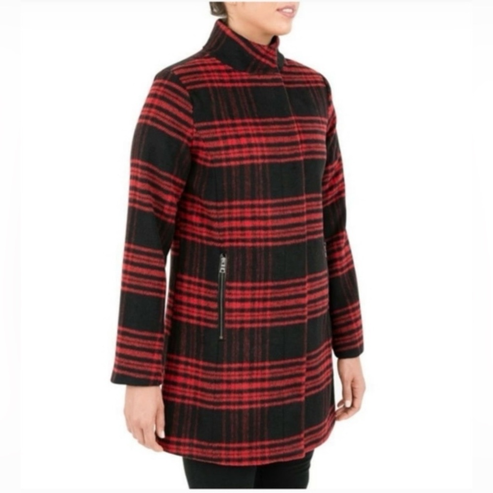 NWT Cyn & Luca Red and Black Plaid Coat